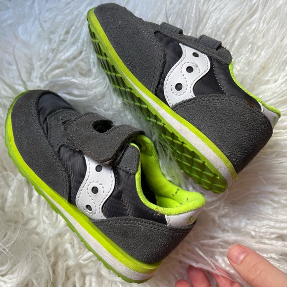 Saucony Other - Saucony Toddler size 8 gray & green leather sneakers